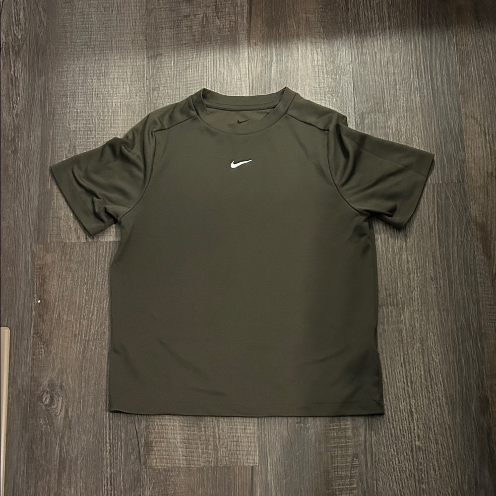 Nike Men's Dark Green Short Sleeve Tee